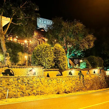 Sirince Klaseas Hotel&restaurant Alojamento de Acomodação e Pequeno-almoço 4*